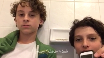 2016_-_Periscope_Livestream_mp40644.jpg