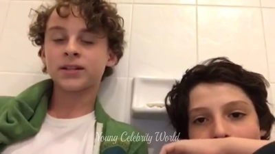 2016_-_Periscope_Livestream_mp40696.jpg