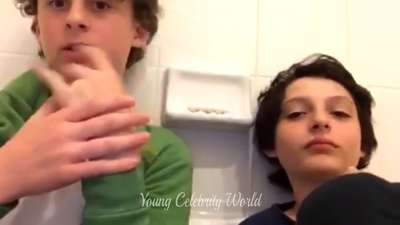 2016_-_Periscope_Livestream_mp40730.jpg