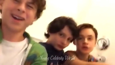 2016_-_Periscope_Livestream_mp40962.jpg