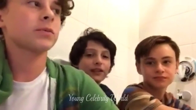 2016_-_Periscope_Livestream_mp41029.jpg
