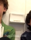 2016_-_Periscope_Livestream_mp40773.jpg