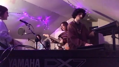 2018-11-07_-_Finn_Wolfhard_Instagram_Video_mp42658.jpg