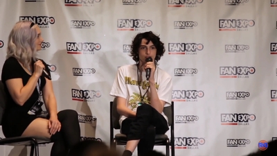 2019-05-13_-_Fan_Expo_-_Stranger_Things_Panel_mp41932.jpg