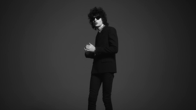 2019-05-27_-_SAINT_LAURENT_-_FALL_WINTER_2019_mp40052.jpg