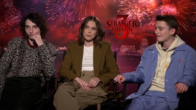 2019-06-28_-_FOX_5_Washington_DC_-_Stranger_Things_S03_Interview_mp42890.jpg
