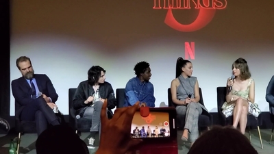 2020-01-11_-_Stranger_Things_Season_3_Q_and_A_mp40893.jpg