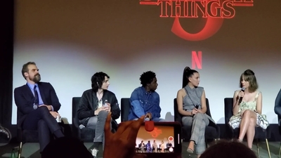 2020-01-11_-_Stranger_Things_Season_3_Q_and_A_mp40902.jpg