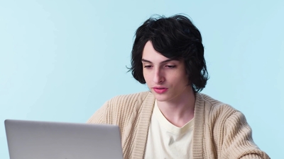 2020-01-22_-_GQ_-_Finn_Wolfhard_Replies_to_Fans_on_the_Internet_mp41617.jpg