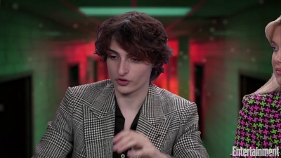 2022-05-25_-_Entertainment_Weekly_-_Stranger_Thins_S04_Interview_mp418253.jpg