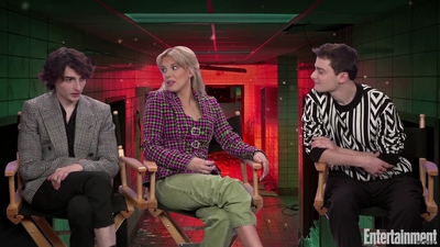 2022-05-25_-_Entertainment_Weekly_-_Stranger_Thins_S04_Interview_mp419098.jpg