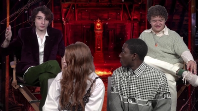 2022-05-27_-_MTV_News_-_Stranger_Thins_S04_Interview_mp40375.jpg