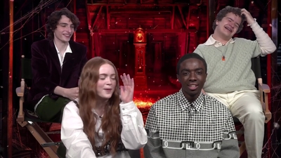 2022-05-27_-_MTV_News_-_Stranger_Thins_S04_Interview_mp40480.jpg