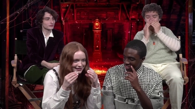 2022-05-27_-_MTV_News_-_Stranger_Thins_S04_Interview_mp40488.jpg