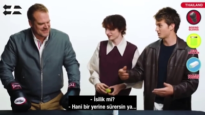 2022-06-14_-_Stranger_Translator_-_Stranger_Things_S04_Interview_mp46710.jpg