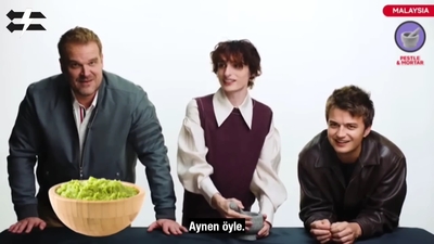 2022-06-14_-_Stranger_Translator_-_Stranger_Things_S04_Interview_mp46763.jpg