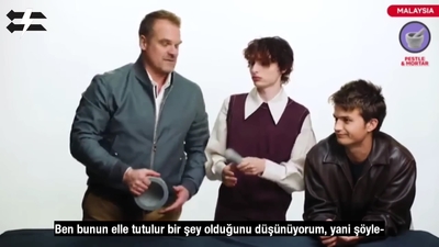 2022-06-14_-_Stranger_Translator_-_Stranger_Things_S04_Interview_mp46767.jpg