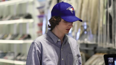 2022-07-11_-_Finn_Wolfhard_Goes_Sneaker_Shopping_With_Complex_mp48391.jpg