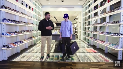 2022-07-11_-_Finn_Wolfhard_Goes_Sneaker_Shopping_With_Complex_mp48429.jpg