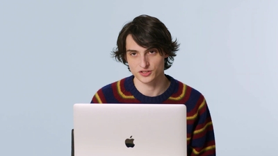 2023-02-01_-_GQ_-_Finn_Wolfhard_Replies_to_More_Fans_on_the_Internet_mp40425.jpg