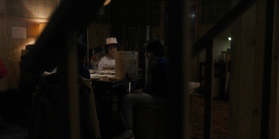 Stranger_Things_S01E01_mp40129.jpg