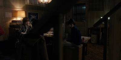 Stranger_Things_S01E01_mp40131.jpg