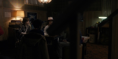 Stranger_Things_S01E01_mp40132.jpg