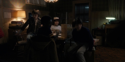 Stranger_Things_S01E01_mp40168.jpg