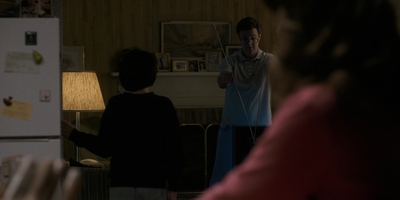 Stranger_Things_S01E01_mp40206.jpg