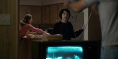 Stranger_Things_S01E01_mp40207.jpg
