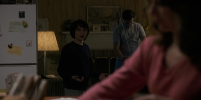 Stranger_Things_S01E01_mp40210.jpg
