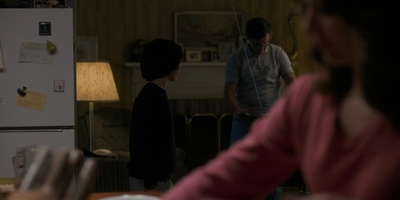 Stranger_Things_S01E01_mp40211.jpg