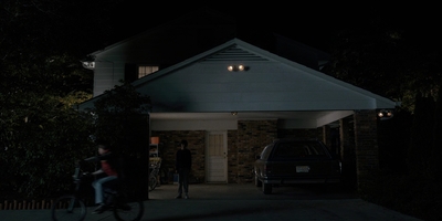 Stranger_Things_S01E01_mp40285.jpg