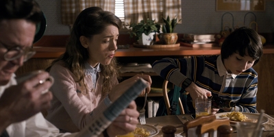 Stranger_Things_S01E01_mp40727.jpg