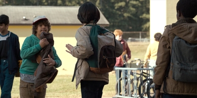 Stranger_Things_S01E01_mp40828.jpg