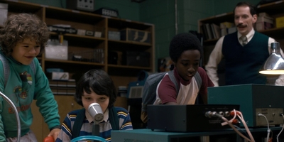 Stranger_Things_S01E01_mp41408.jpg