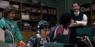 Stranger_Things_S01E01_mp41419.jpg
