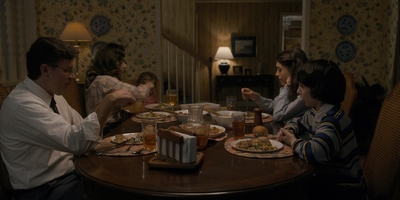 Stranger_Things_S01E01_mp42060.jpg