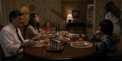 Stranger_Things_S01E01_mp42106.jpg