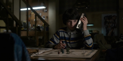 Stranger_Things_S01E01_mp42250.jpg