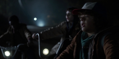 Stranger_Things_S01E01_mp42428.jpg