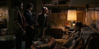 Stranger_Things_S01E02_mp42801.jpg