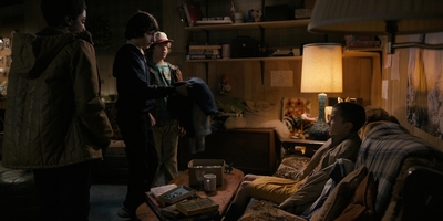 Stranger_Things_S01E02_mp42814.jpg