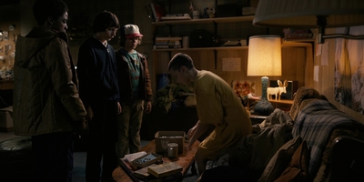 Stranger_Things_S01E02_mp42825.jpg