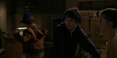 Stranger_Things_S01E02_mp42828.jpg