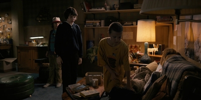 Stranger_Things_S01E02_mp42838.jpg