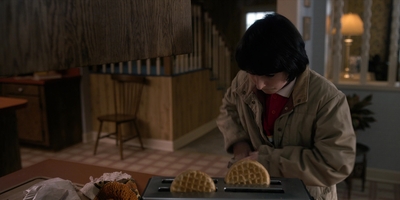 Stranger_Things_S01E02_mp43300.jpg