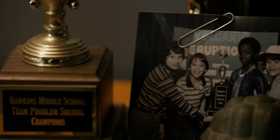 Stranger_Things_S01E02_mp44080.jpg