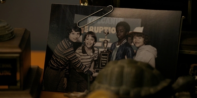 Stranger_Things_S01E02_mp44087.jpg