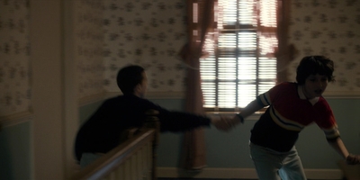 Stranger_Things_S01E02_mp44128.jpg